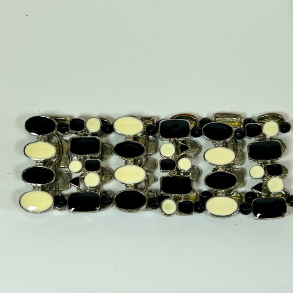 Vintage Black and White Silver Tone Stretch Bracelet - Picture 2 of 3